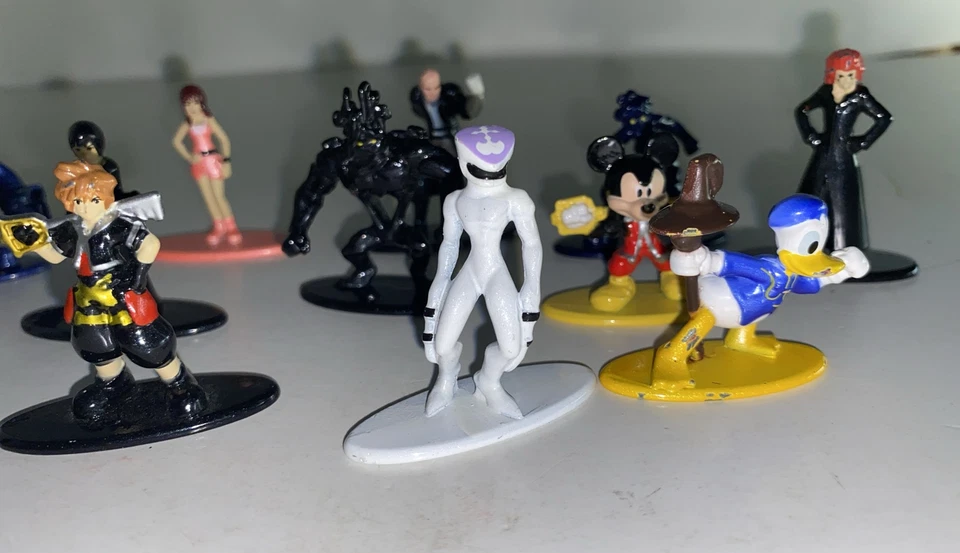 Lote de 19 mini figuras de metal fundido a presión Jada Toys Disney y más Foto 4 de 4