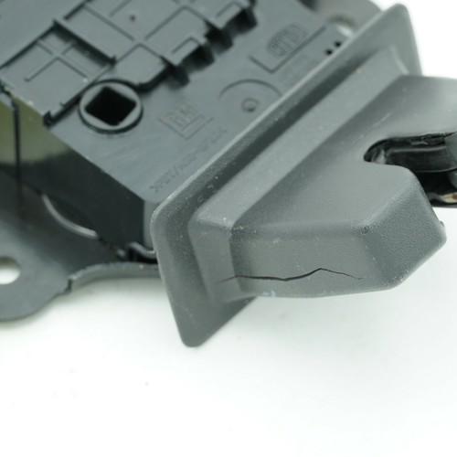 2013 - 2020 Chevrolet Malibu OEM Trunk Latch Power Actuator 13501988 3465 - Picture 2 of 3