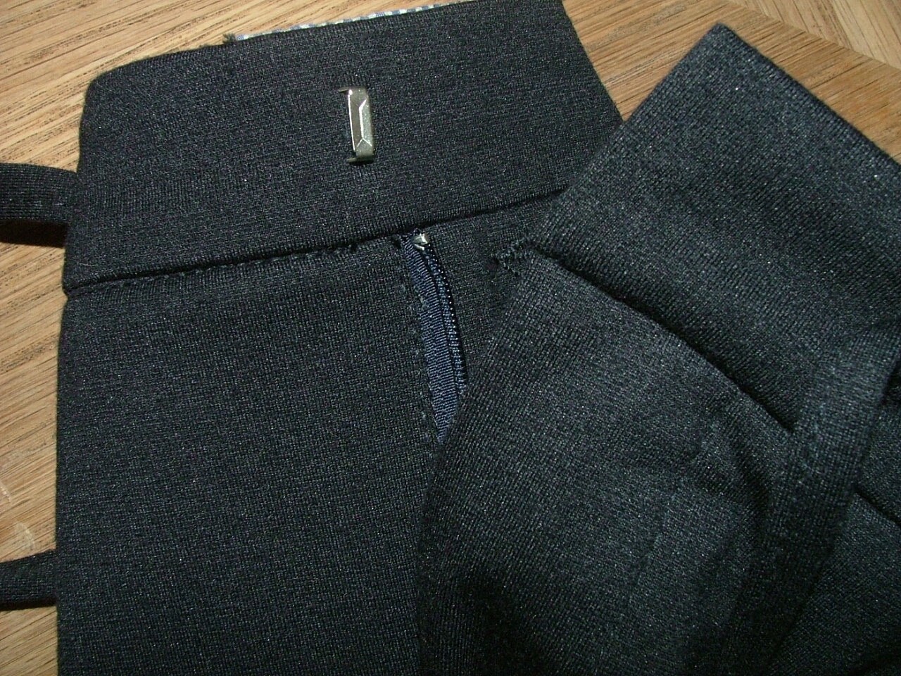 Picture 4 of 9