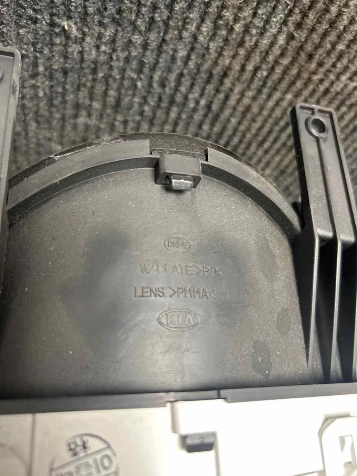 Fits 2007 Hyundai Entourage OEM 940014J530 Foto 3 de 4