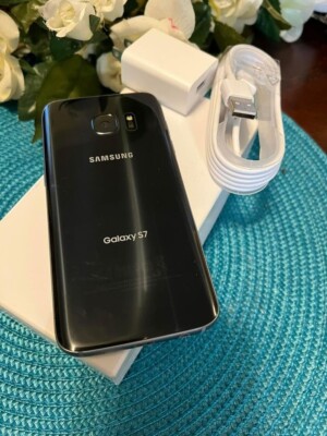Samsung Galaxy S7 - 32GB - Black ( Unlocked ) Excellent condition