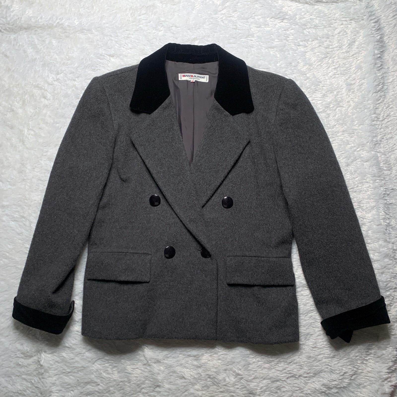 Giacca vintage Saint Laurent Rives Gauche con finiture in velluto doppio petto taglia 44