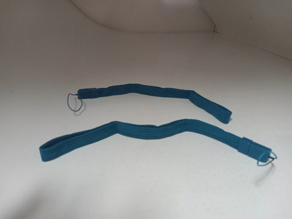 DOS (2) NUEVAS CORREAS DE MUÑECA DE MANO AJUSTABLES AZULES para el mando de Nintendo Wii #T38 Foto 3 de 3