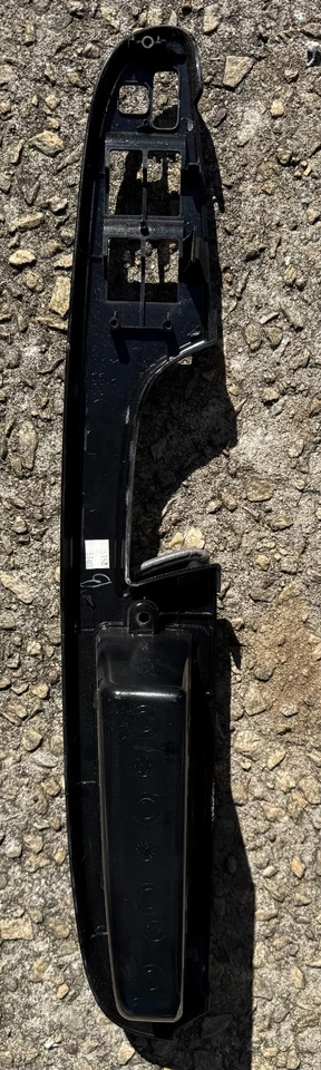 2004-10 TOYOTA SIENNA OEM DRIVER SIDE DOOR BLACK TRIM GRAY ARMREST COMPARTMENT - Image 3 of 3