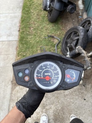 09-15 YAMAHA ZUMA 125 YW125 SPEEDO TACH GAUGES DISPLAY CLUSTER SPEEDOMETER