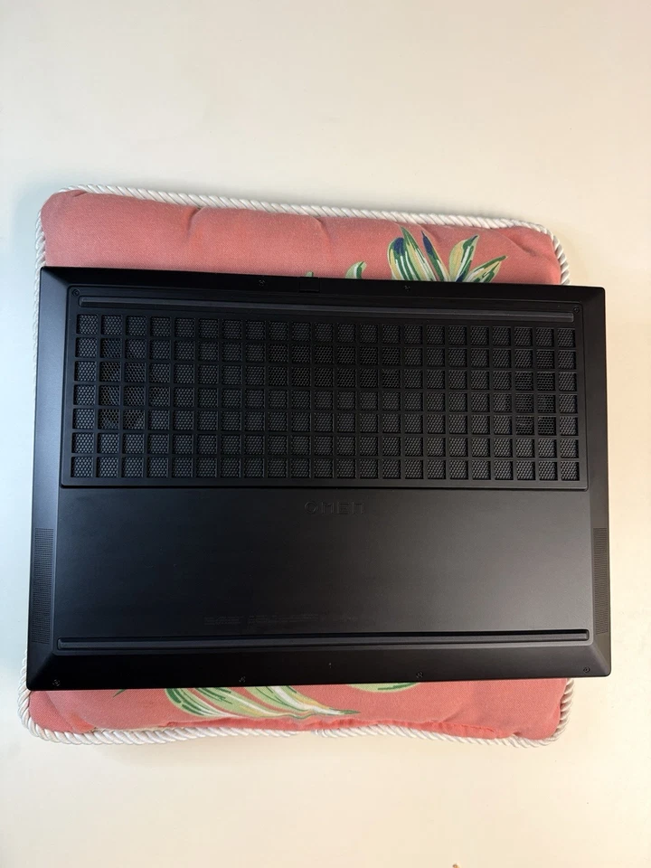 PC portátil para juegos HP Omen 16,1” i7 Gen 14 1 TB SSD RTX 4060 QHD 240Hz WIFI 7 16 GB Foto 4 de 4