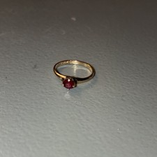 Yellow Gold Ring with Round Red Ruby Solitair...