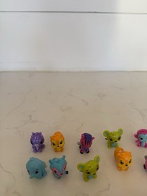 Hatchimals lot of 25 toys