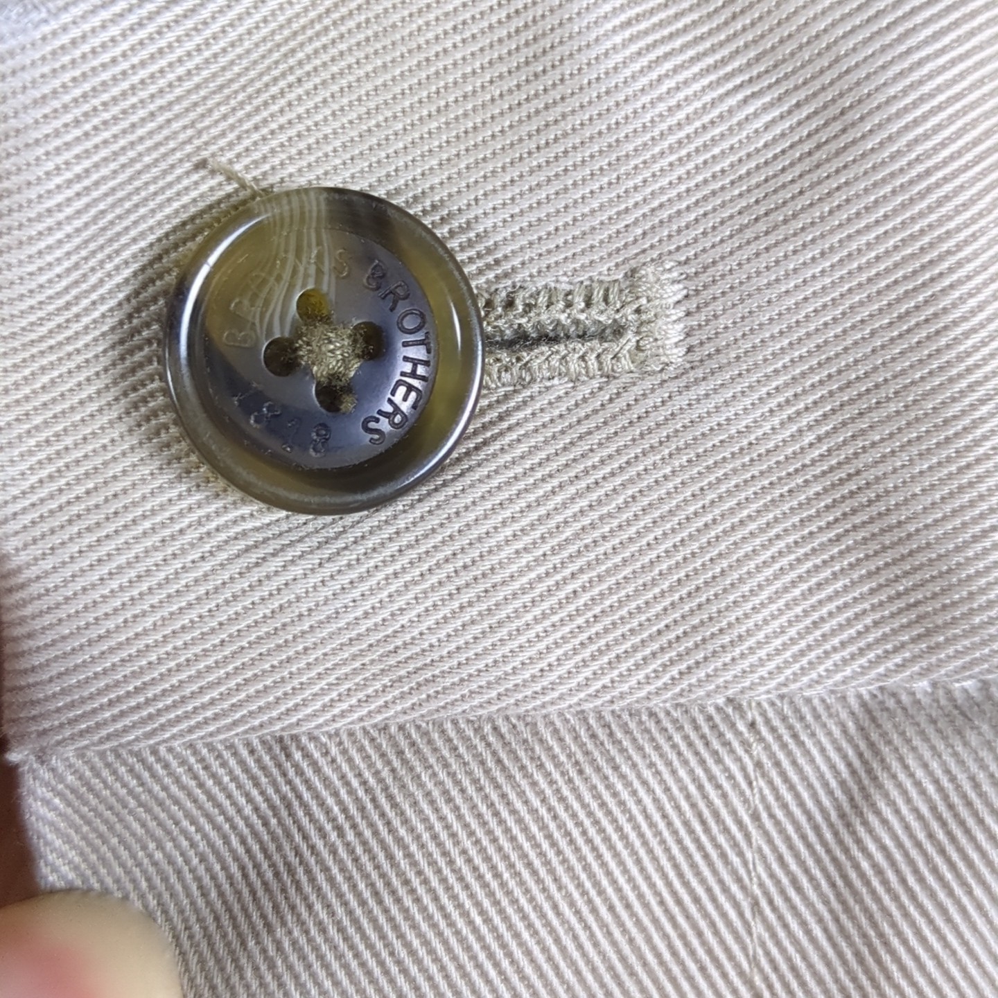 Brooks Brothers Advantage Chino Elliot Pants Mens 33x30 (32x30) Beige Pleated thumbnail 3