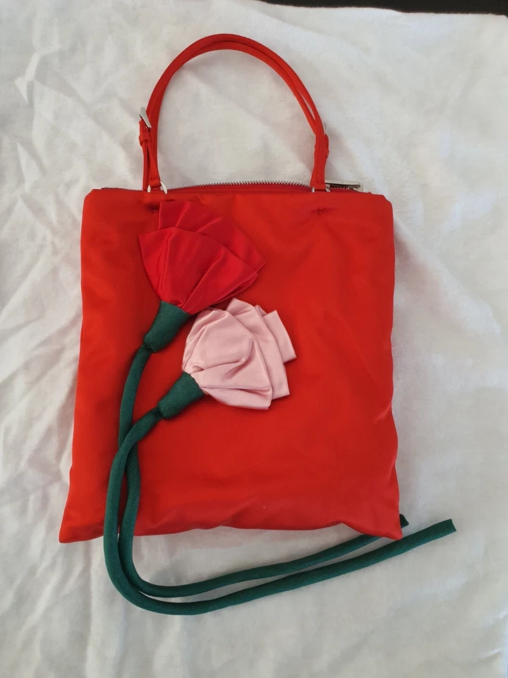 PRADA! BOLSO BANDOLERA/TOTE DE SATÉN ROSAS TALLO LARGO EDICIÓN LIMITADA.  Foto 3 de 4