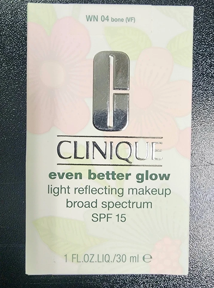 Clinique Even Better Glow Spf 15 Light Reflecting Make Up WN 04 BONE - Image 2 of 2