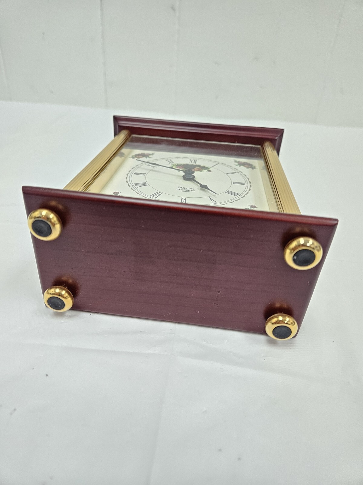 ROYAL DOULTON BULOVA QUARTZ GOLD TONE MANTLE CLOCK WESTMINISTER CHIME