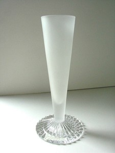 MIKASA-Shimmering-Light-Frosted-White-Crystal-10-Inch-Bud-Flower-Vase-NEW-NWT