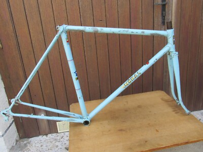 MERAL DURIFORT ANCIEN CADRE VELO COURSE 700 ROAD