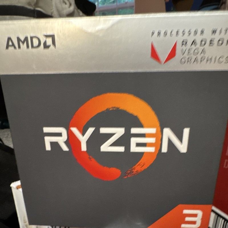 AMD Ryzen 3 2200G 4-Core 3.5GHz Socket AM4 w/ Radeon Vega YD2200C5FBBOX