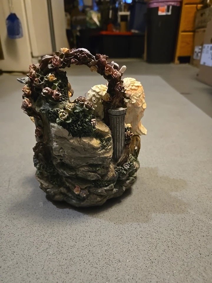 瓷天使水喷泉音乐盒带婴儿天使和动物 — 第 3/4 张图片