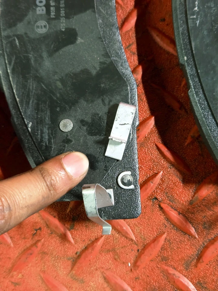 Kit de pastillas de freno de disco delanteras Mopar 2009-2018 OEM para Ram 2500 3500 68049148AA Foto 2 de 4