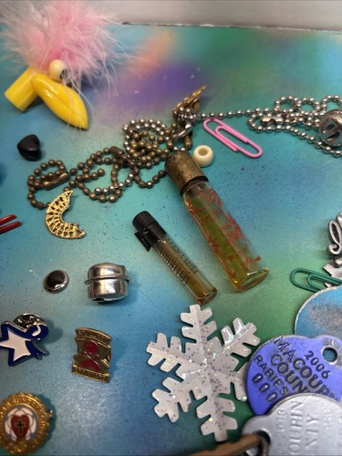 Vintage Junk Drawer Lot Pins Tie Tacks Small Chains Dice And More - Picture 7 of 13