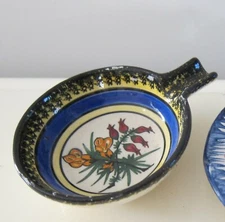 VINTAGE QUIMPER HAND PAINTED ASHTRAY DISH