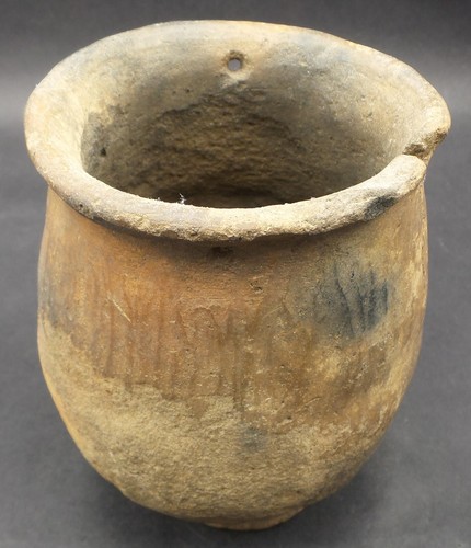 Pre-Columbian Pottery Vessel of Unknown Origin ca. 600 - 1500 AD - Picture 7 of 11