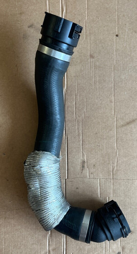 BMW 1 er E81 E82 E87N N43 Schlauch Kühler unten Thermostat Benzin 7552404