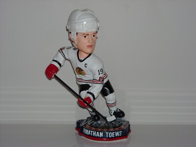JONATHAN TOEWS Chicago Blackhawks Bobble Head 2015 NHL Winter