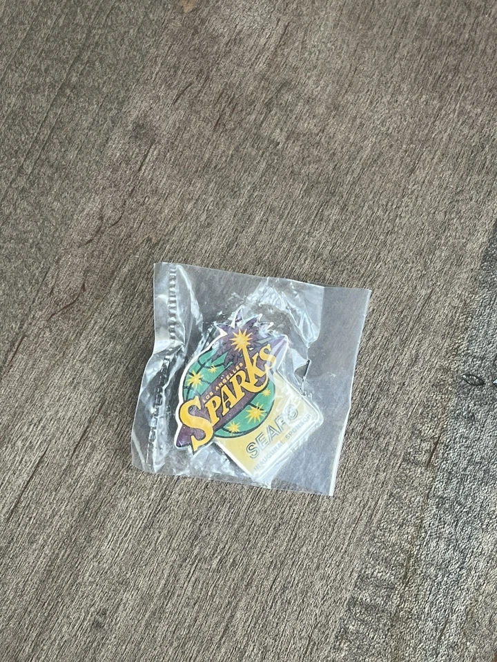 Значок LA Sparks - 1997 - инаугурационный спонсор Sears - винтажный коллекционный значок WNBA - Изображение 4 из 4