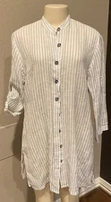 Animale Women’s  Tunic Length Blouse Sz 6   Gray or Black? White Stripes.