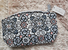 Vera Bradley LISBON MEDALLION Grand Travel Cosmetic case 12x7x3 New 55