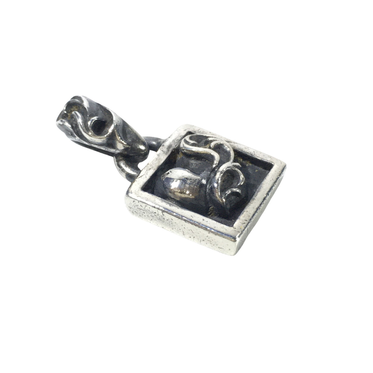 CHROME HEARTS FRAMED HEART FRAMED HEART CHARM NECKLACE TOP SILVER