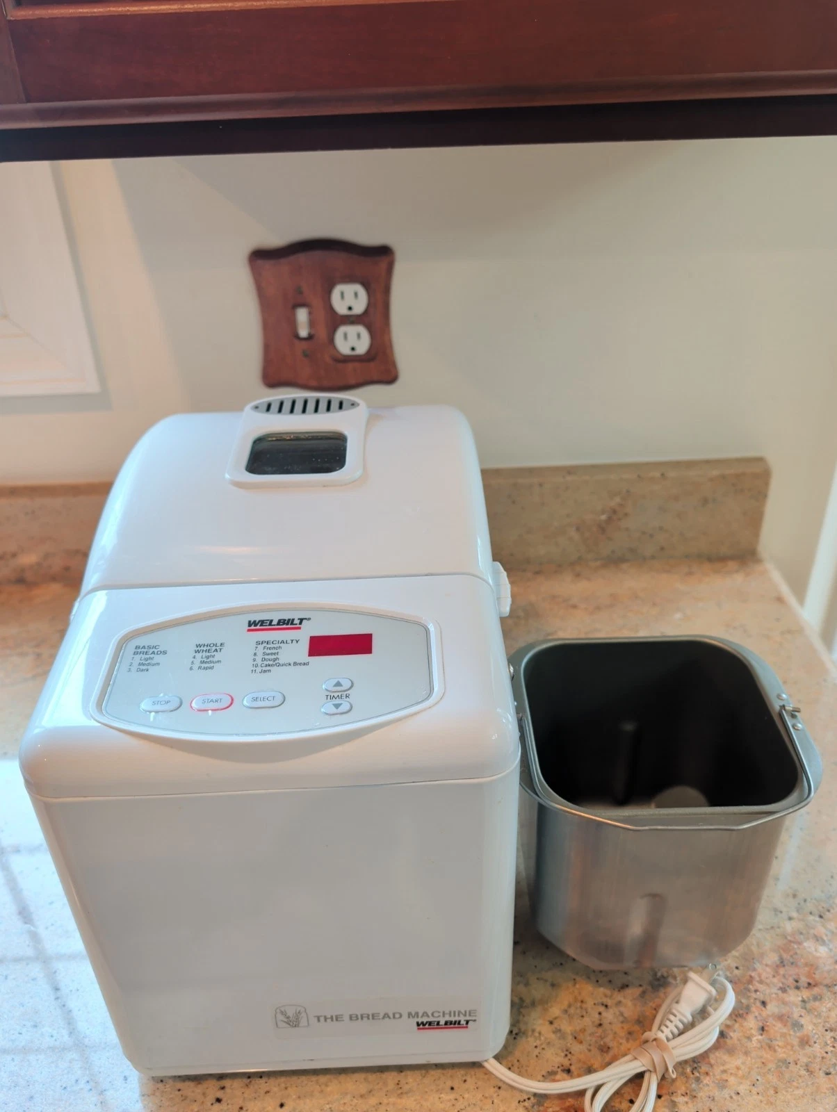 Welbilt The Bread Machine Bread Maker Model ABM3100
Opens in a new window or tab
