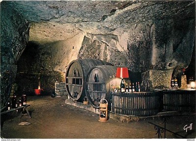 AK - Weinberge - Im Land der Weine der Loire - Keller in den Kuchen gegraben