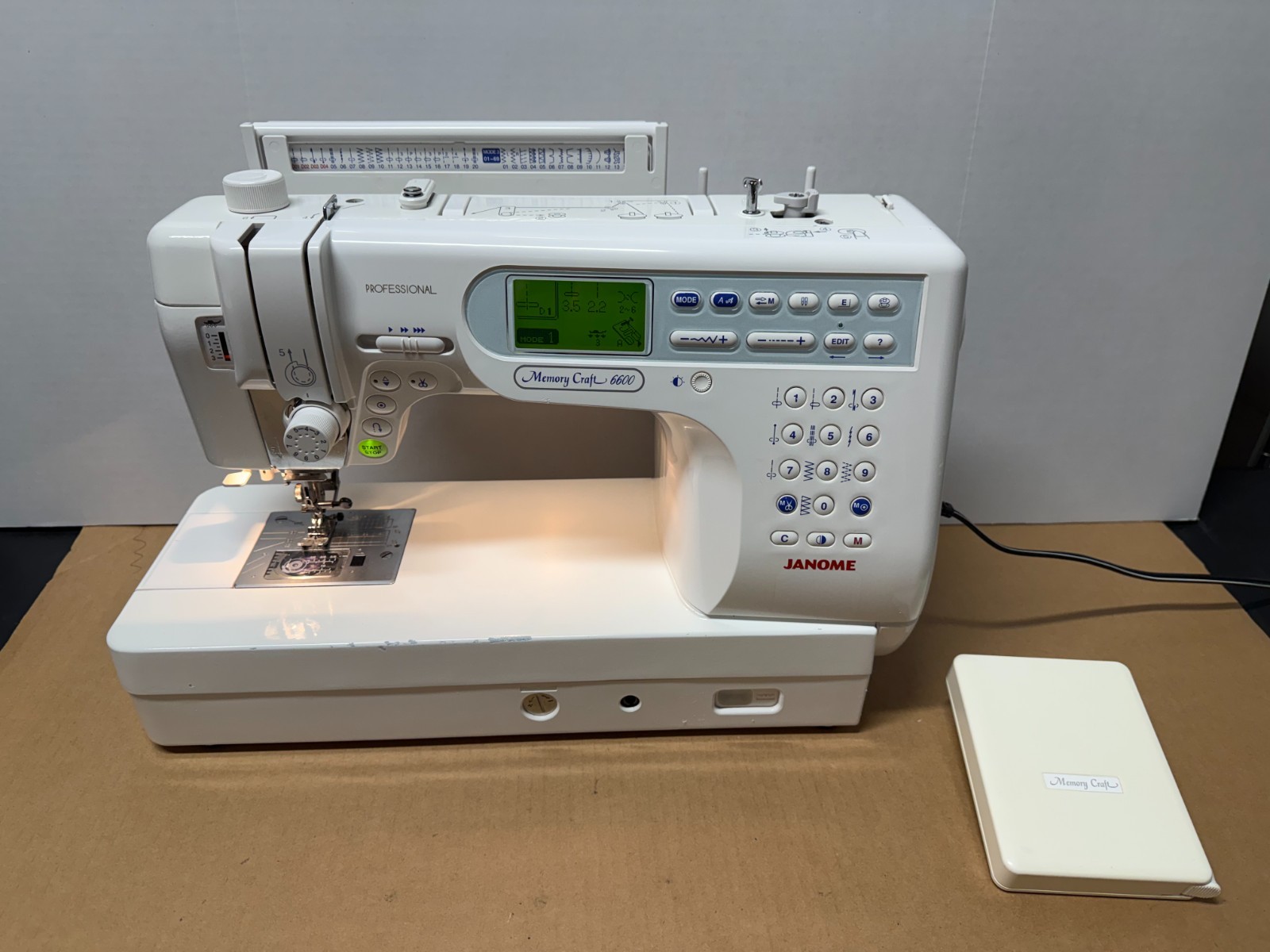 Janome Memory Craft 6600 Professional Sewing & Quilting Mach