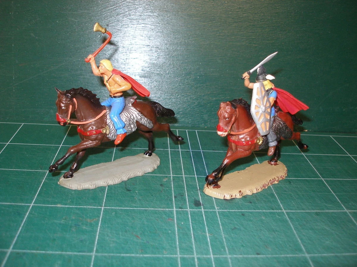 Lot De 7 Cavaliers Starlux - Empire - Petite Taille - Soldats Plastique Peints - Occasion
