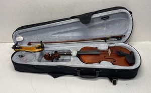 Otto 140 Student Violin 1/2 Size Outfit with Case Bow Shoulder Rest 2013