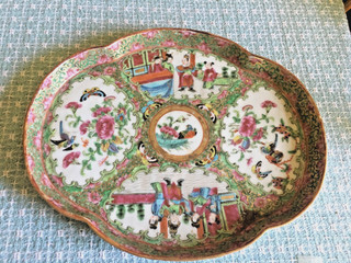 19th century Chinese Export Rose Medallion oval tray no damage 9 3/4 inch
