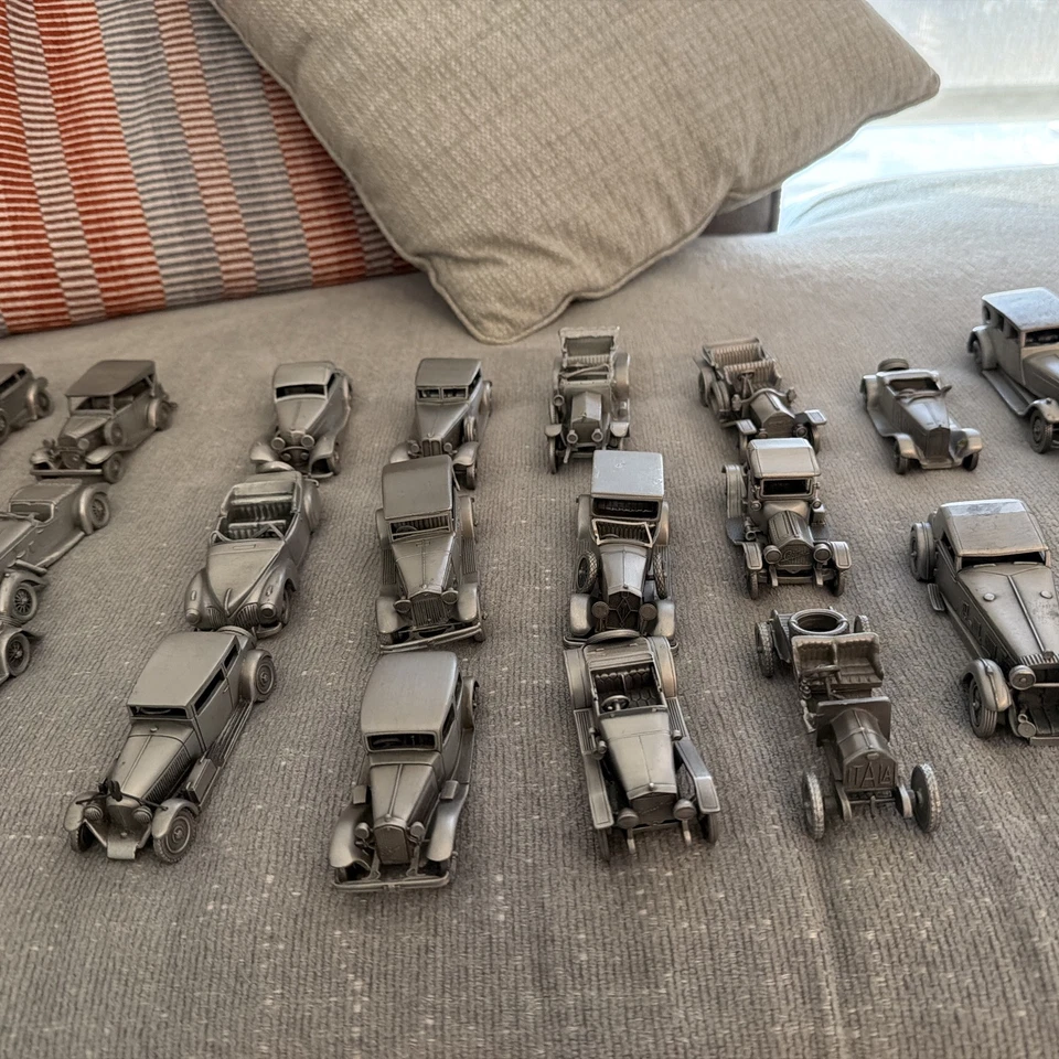 COCHES CLÁSICOS DE PELTRE Danbury Mint vintage - colección de 25 modelos (lista a continuación) Foto 3 de 4