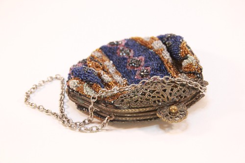 Viktorianische Perlenhandtasche Anfang 1900 mit filigranem Rahmen - Bild 3 von 5