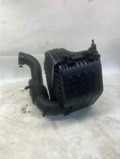 Used Air Cleaner Assembly fits: 2016 Hyundai Santa fe 2.4L VIN 6 8th digit GDI F