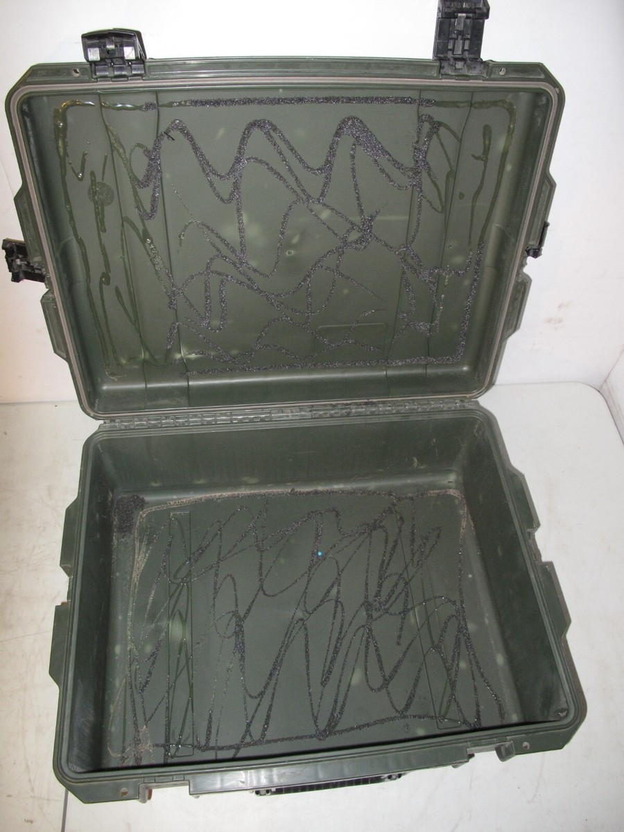 Pelican Hardigg Storm Case iM2700 25x20x8 OD 21x16x7 ID Green