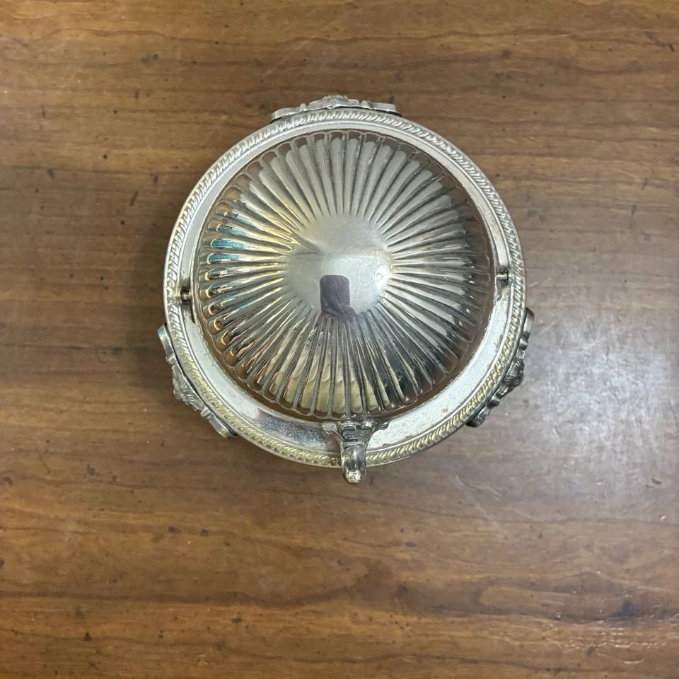 De colección 1883 FB Rogers Silver Co 273 Tapa enrollable Caviar/Mantequilla Plato Servidor Cabeza de León Foto 2 de 4