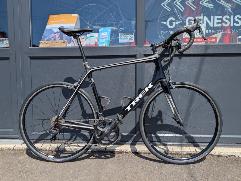 Trek Madone 3 Series Carbon Road Bike Ultegra 62cm