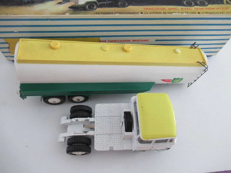 Unic Esterel citerne BP ref.887 Dinky toys France - Photo 3/4