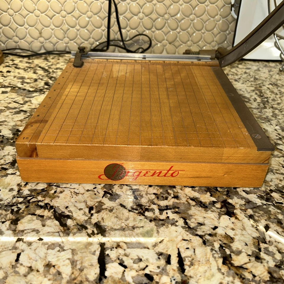 Vintage Ingento NO. 3 Paper Cutter Wood w/ Cast Iron Handle *Great Condition* - Image 4 of 4