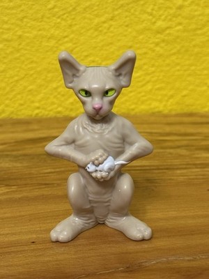 Burger King Cats & Dogs The Revenge of Kitty Galore Figure Hairless Cat 2010