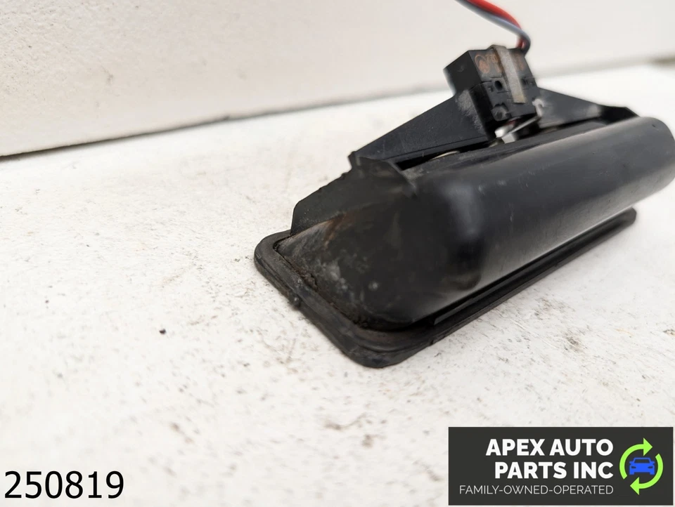 OEM 2002-2003 BMW 530i 3.0L REAR TRUNK LID LOCK RELEASE BUTTON Foto 4 de 4