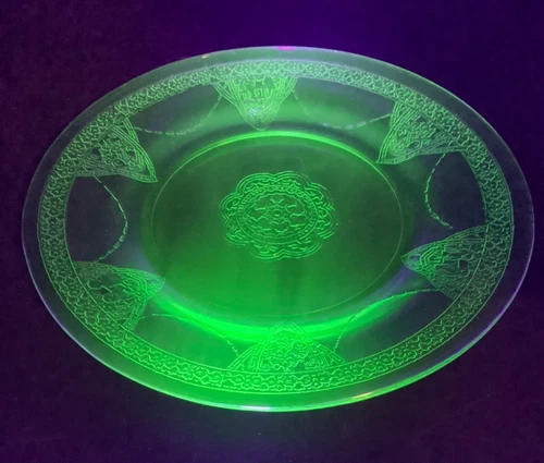 Vintage Federal Georgian Lovebirds Green Depression Glass Plate, UV Glow