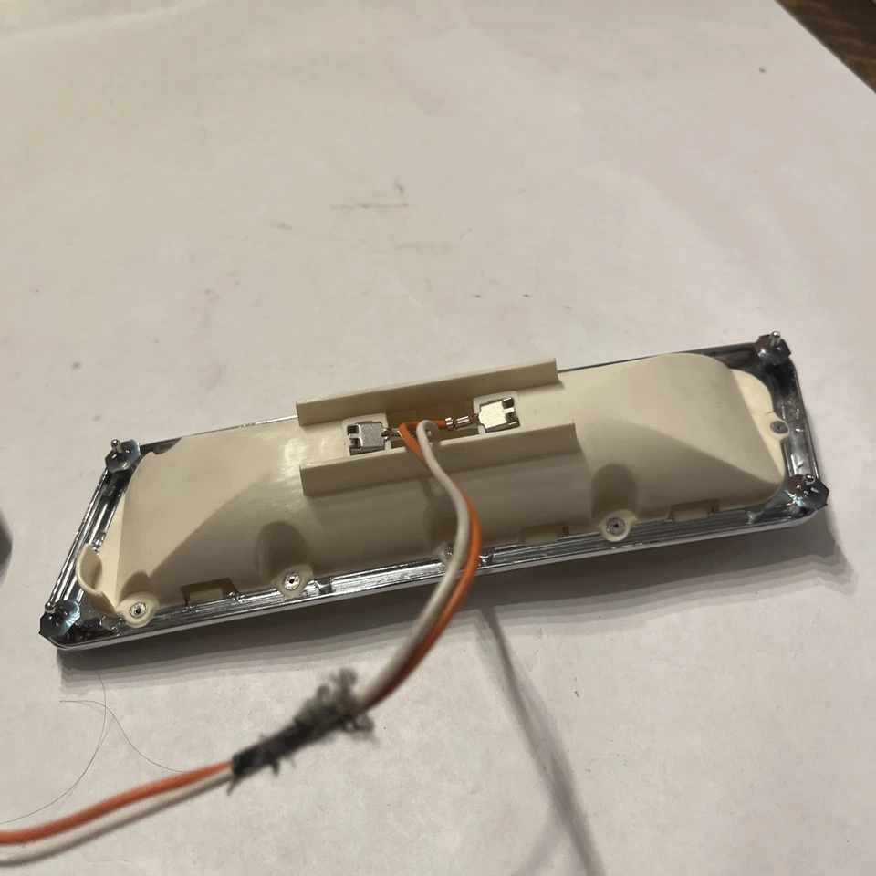 Cadillac DeVille Fleetwood 1985-1993 asiento trasero luces de ópera izquierda y derecha OEM Foto 4 de 4