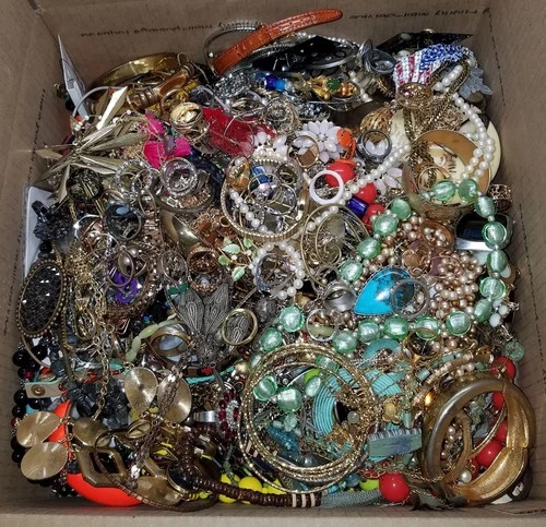 New ListingVintage/Retro/Modern Costume Scrap/Wear Grab Bag Jewelry Lot (BOX D) ~ 18.2 LBS