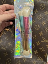 MOTD COSMETICS PARTY OF TWO DUAL ENDED FACE BRUSH SET.
